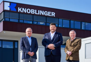 Alfed Knoblinger, Juergen Zuser und Erich Knoblinger. Die geschäftsführenden Gesellschafter Alfred und Erich Knoblinger werden weiterhin ihre jahrelange Expertise ins Unternehmen einbringen.